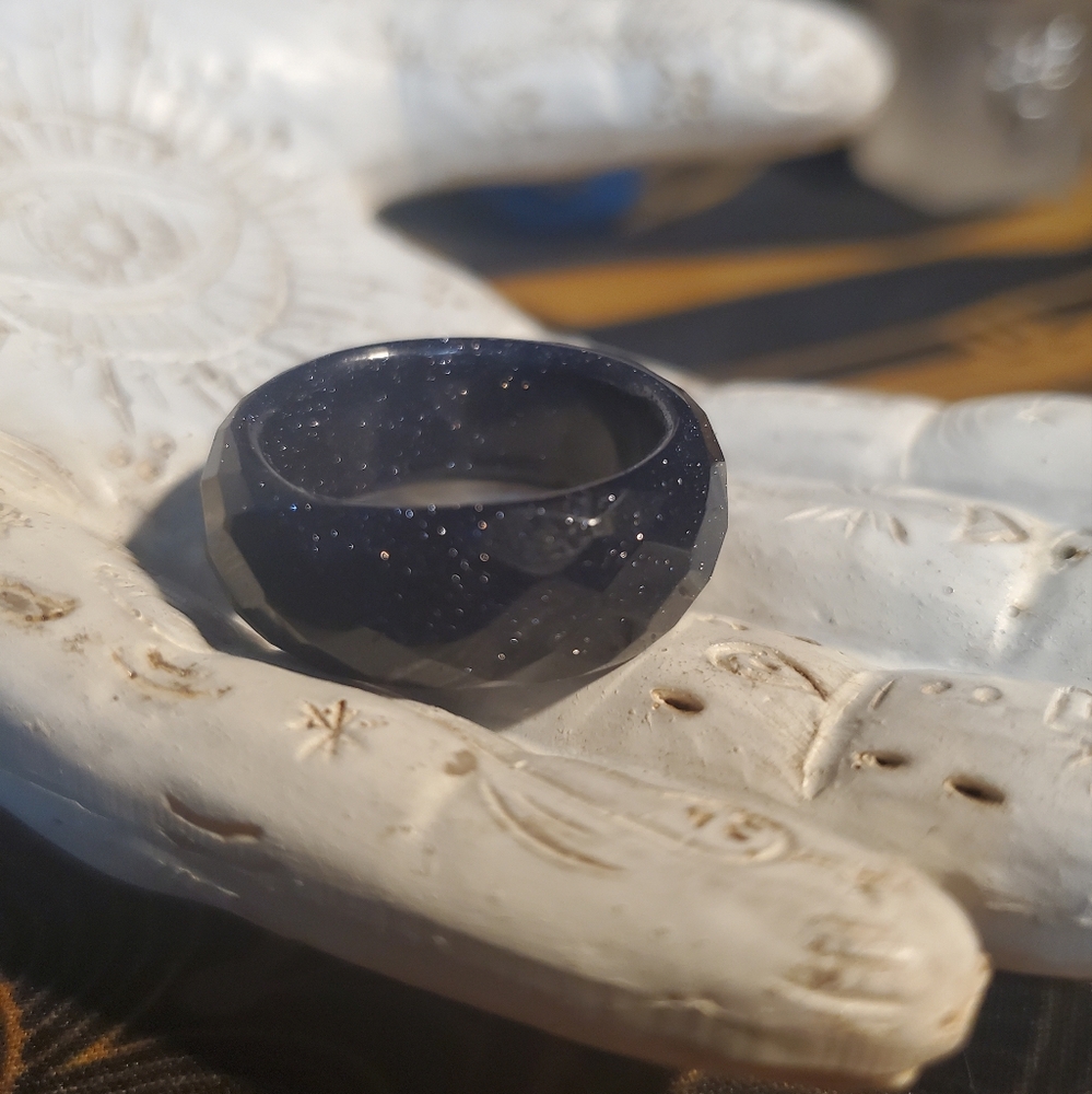 *RARE FIND* NWOT STUNNING Solid Blue Goldstone ring with carved design size 9